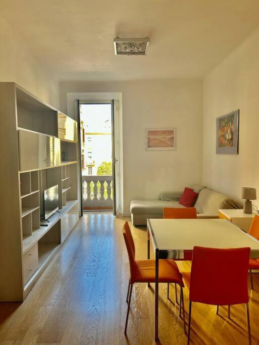 Angel House - Balcony And View — Photos 1